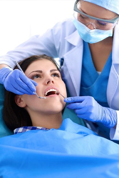 Family dental care clinic Dubai – Teeth whitening services for a brighter smile in Dubai at Somerset Clinic.-General dentistry services for adults and children in Dubai at Somerset Clinic, providing comprehensive oral care for all ages.